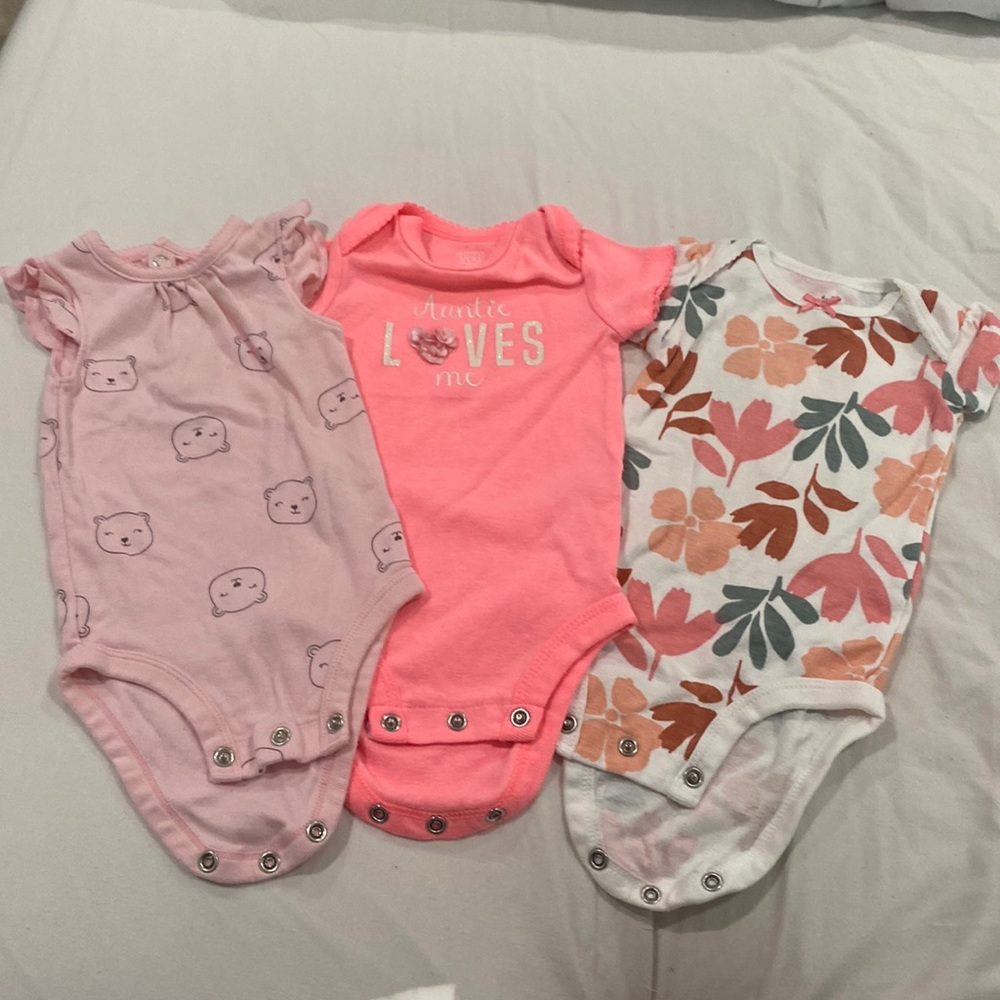 Carter’s 3 Bodysuits, 3M, 3 designs